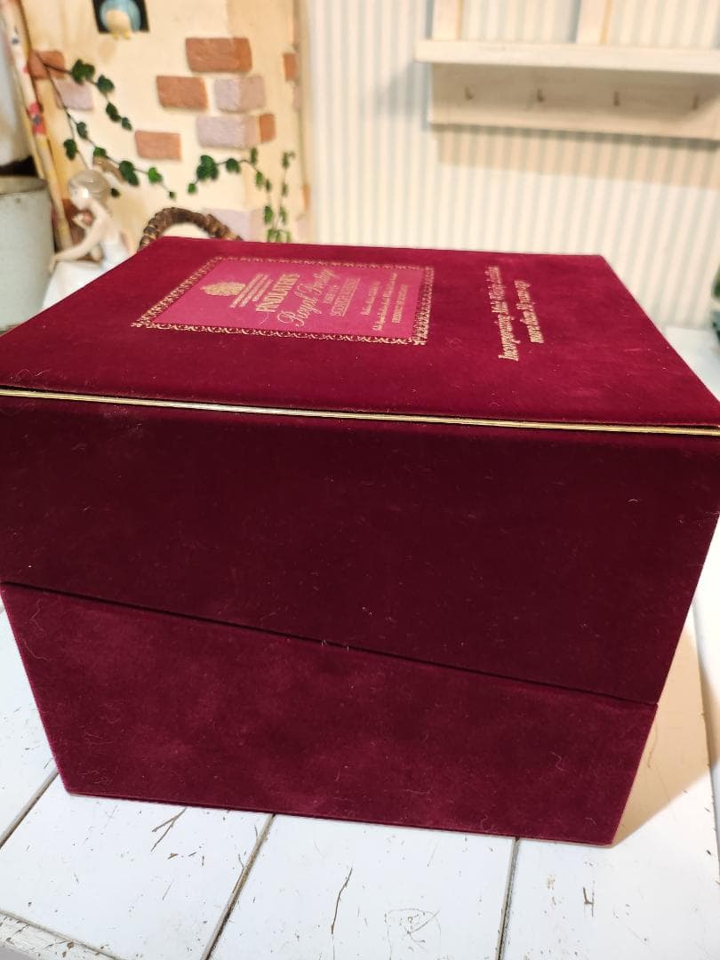 フィンドレイターズ、 ブレンダーウイスキー25年。赤陶器 オールドビンテージ