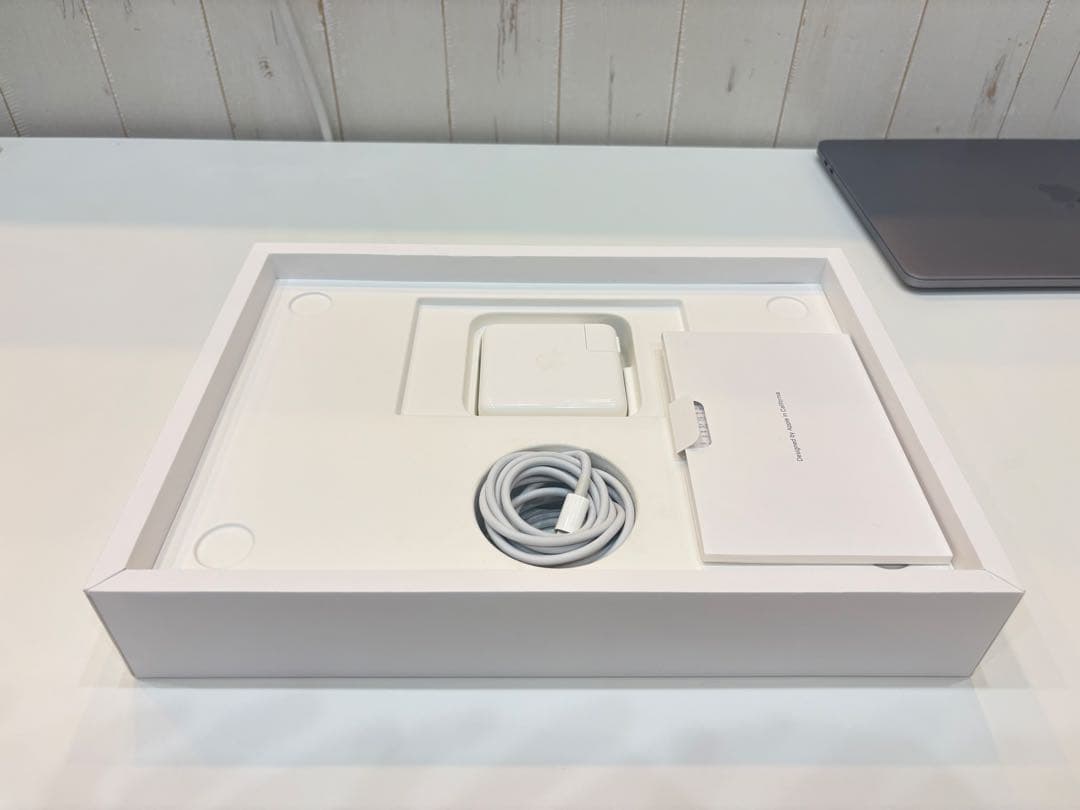 Apple MacBook Pro M1 ＆ Mac Magic 2