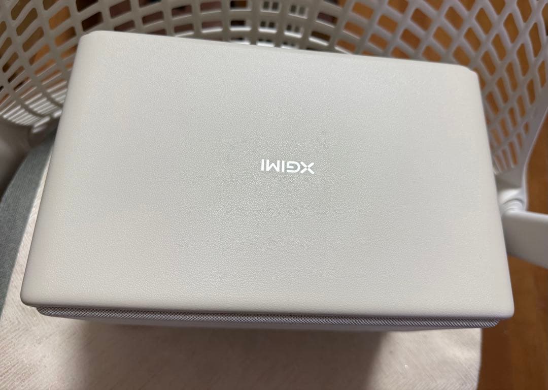 美品　XGIMI HORIZON S Pro プロジェクター 4K 1800