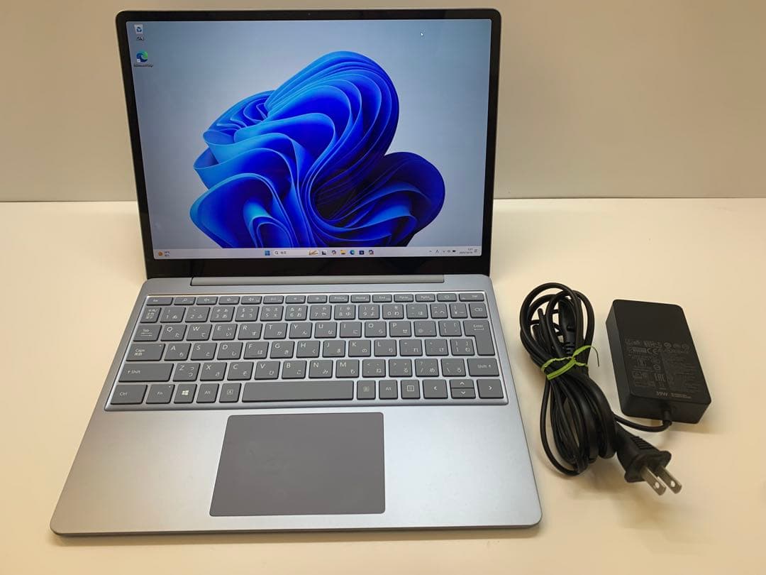 Surface Laptop Go i5 8GB 128GB Office付