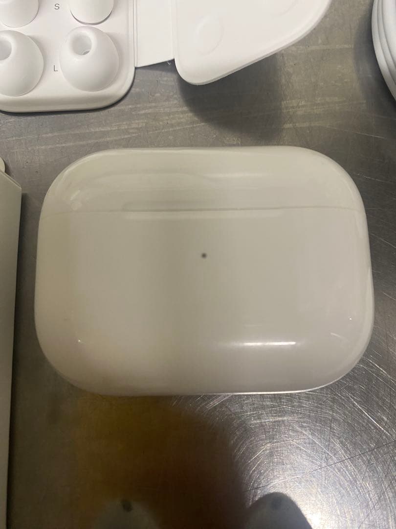 さ*ぶ様 AirPods Pro 第2世代 MQD83J/A Apple 箱・付