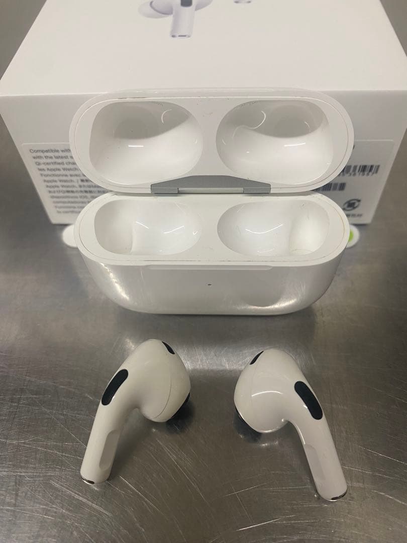さ*ぶ様 AirPods Pro 第2世代 MQD83J/A Apple 箱・付