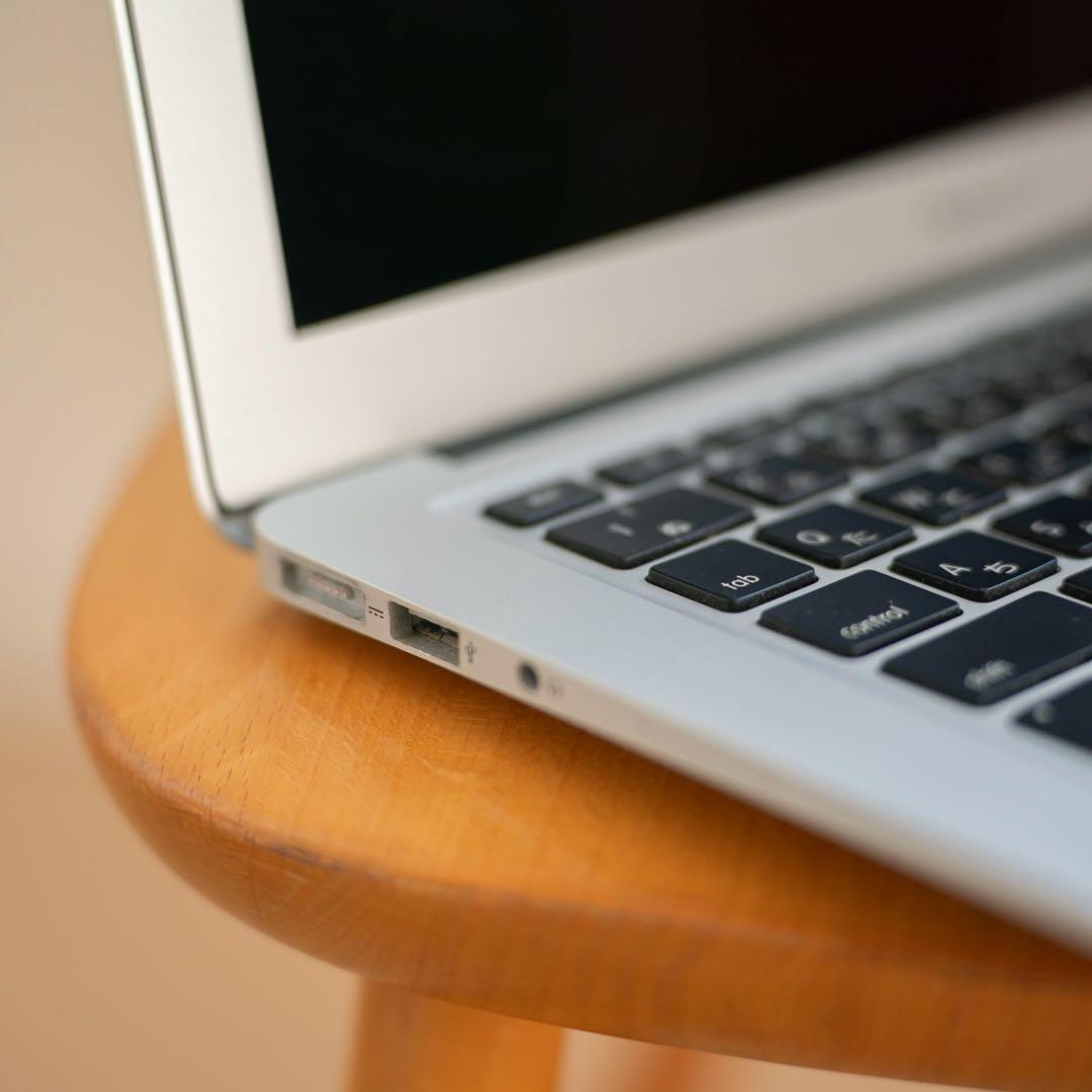 MacBook Air 13インチ　2017本体 動作確認済み　ジャンク扱い