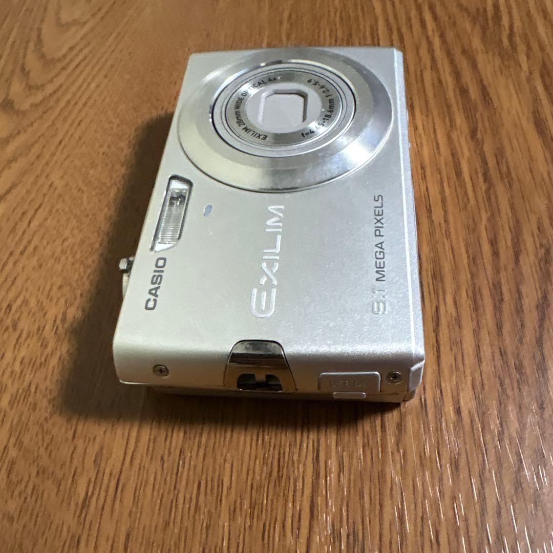 CASIO EX-Z250 コンパクトデジタルカメラ　デジカメ