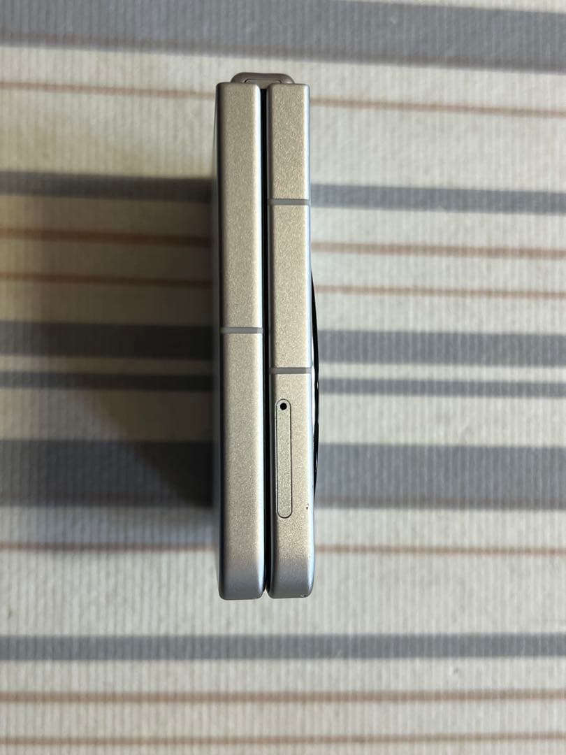 ZTE SIMフリー Libero Flip 6GB 128GB ホワイト