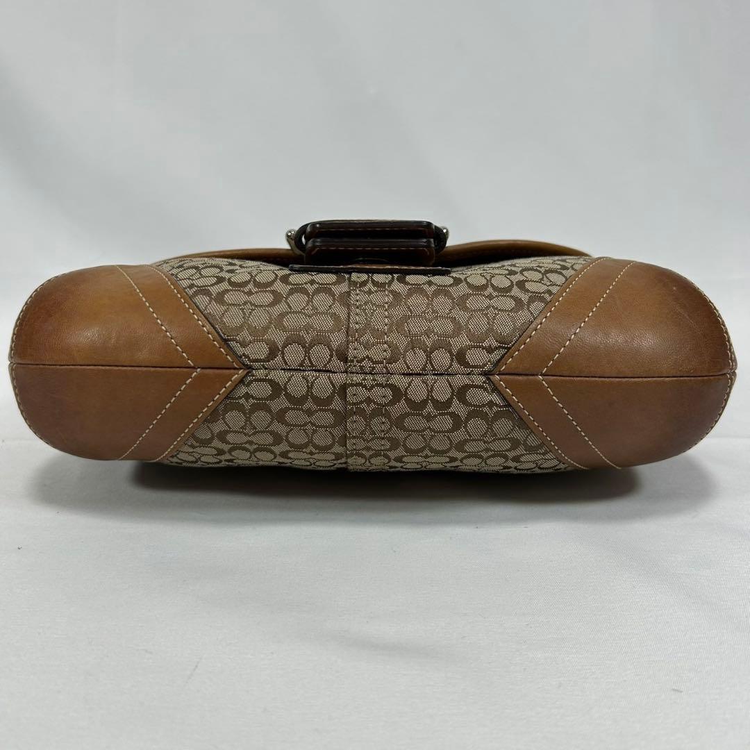 【美品】コーチ 6818 ソーホー シグネチャー ジャガー ワンハンドバッグ 茶