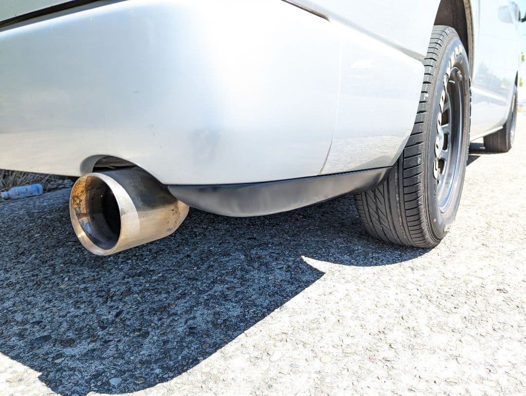 ハイエース リアバンパースポイラー zr2 uy