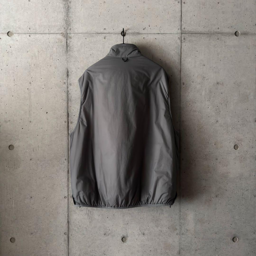 トップス DAIWA PIER39 / REVERSIBLE P/O PUFF VEST