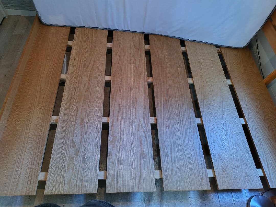 【札幌引取送料無償・その他地域送料要相談】ニトリベッドフレーム　クイーンサイズ