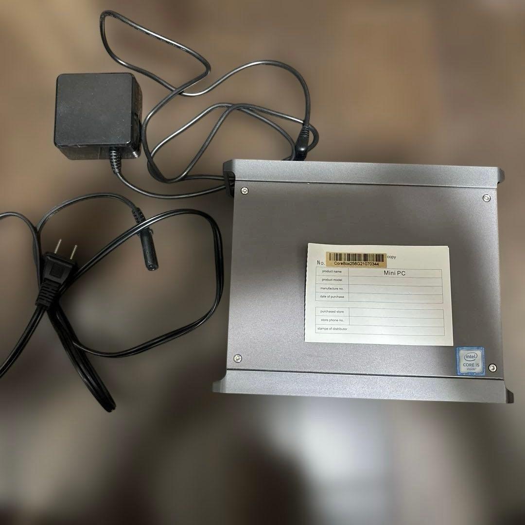 パソコン　CHUWI CoreBox Intel Core i5-8259U