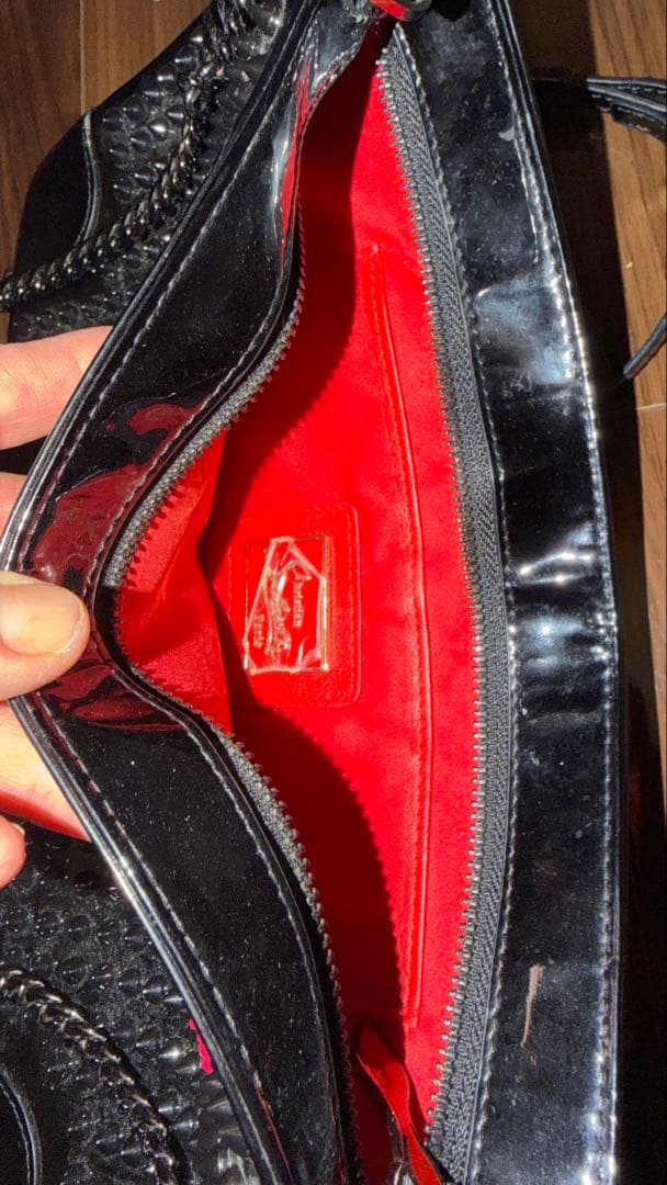 クリスチャンルブタン 2WAY クラッチバッグ ショルダーバッグ肩掛けレディース