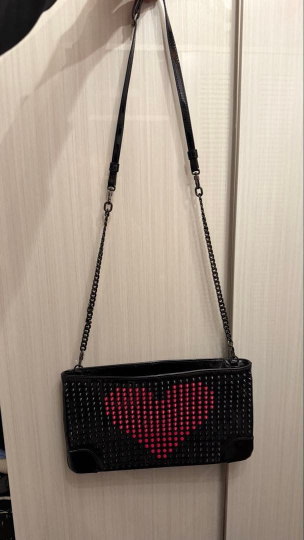 クリスチャンルブタン 2WAY クラッチバッグ ショルダーバッグ肩掛けレディース