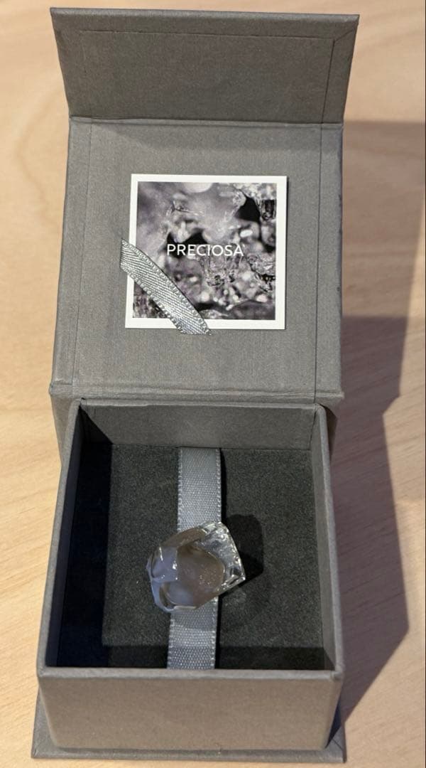 「非商品」チェコ館　ボヘミアンガラスピンバッジ　万博 ギフトボックス付き