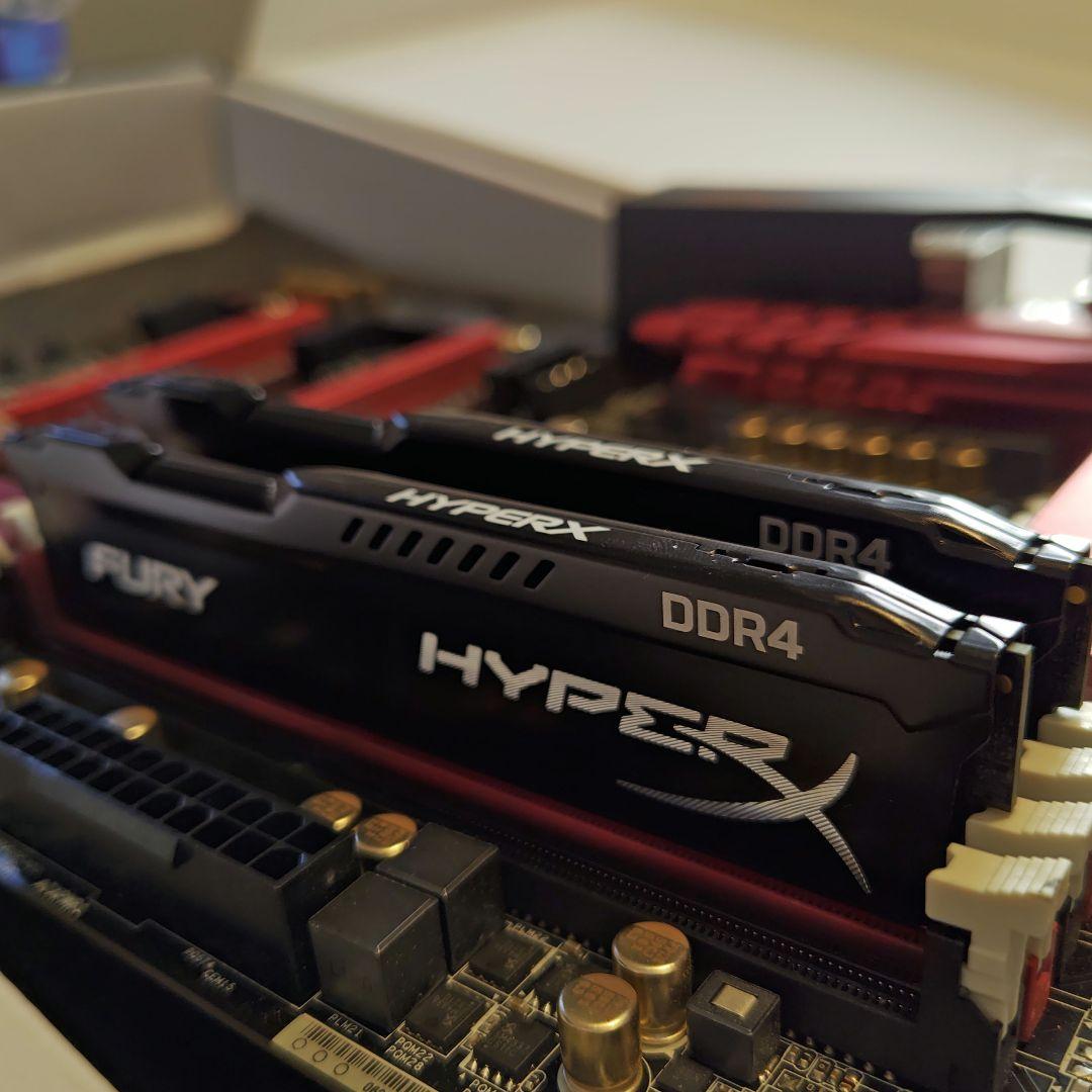 メモリ/DDR4/Kingston/FURY　8GB×2枚