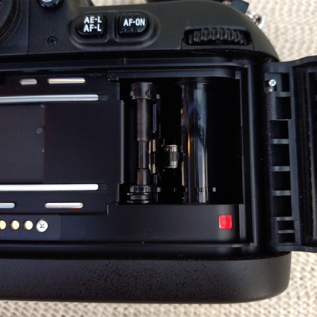 ✨通電OK✨Nikon F100 フィルムカメラ（付属品付き）