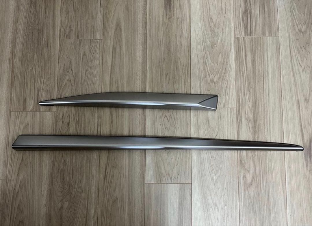 レクサスUX 純正エアロ 右側のみ