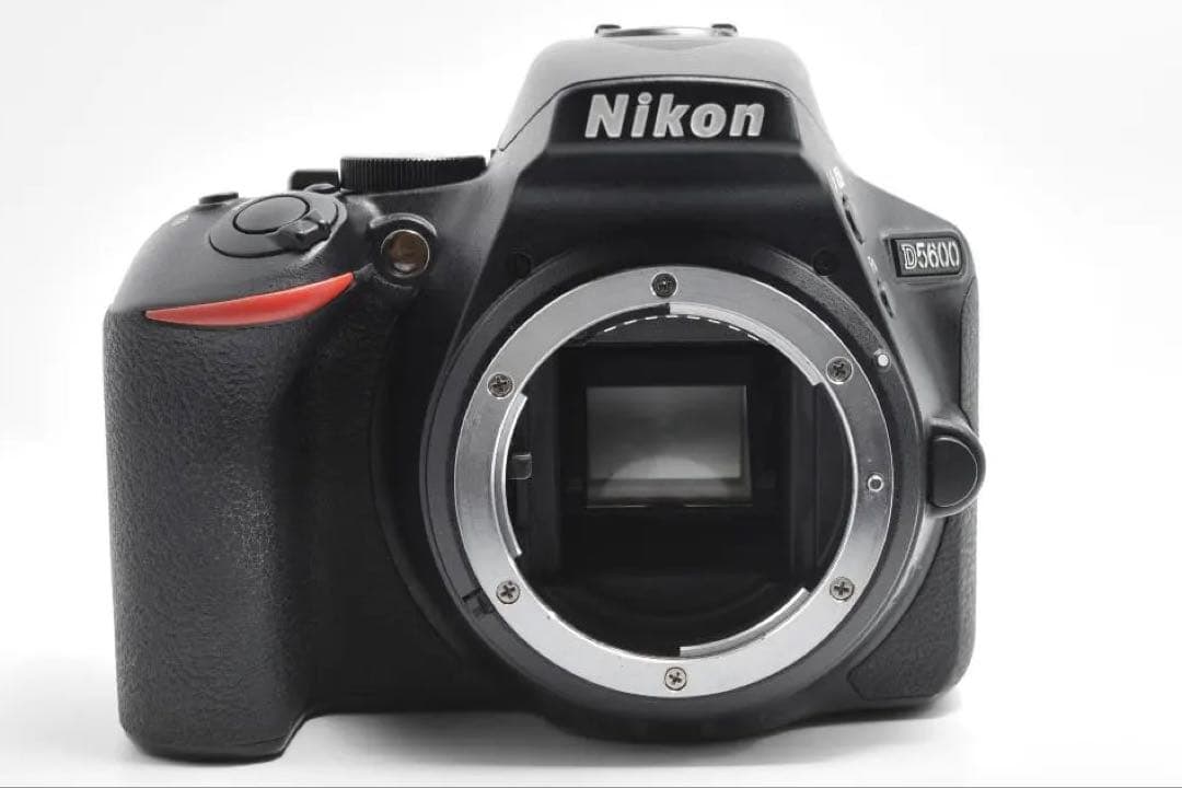 @miracle 様✨Wi-Fi搭載❤️人気機種　Nikon D5600