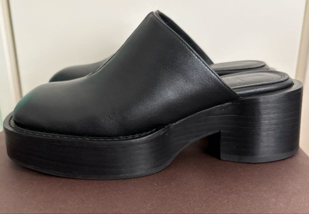 ALM. VIVLOS LEATHER MULES （ブラック）36