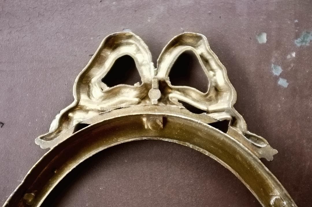 フランス 29c 金のリボンと金の葉とオーバルの額縁 フレーム アンティーク