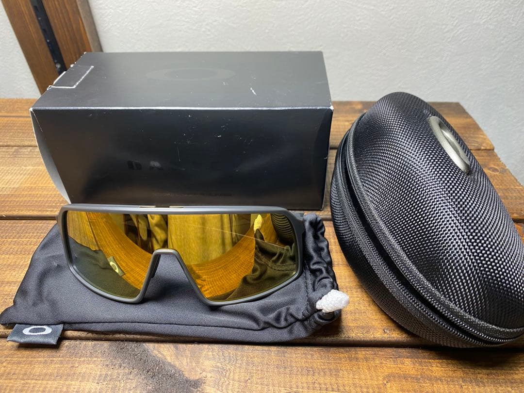 OAKLEY SUTRO スートロ