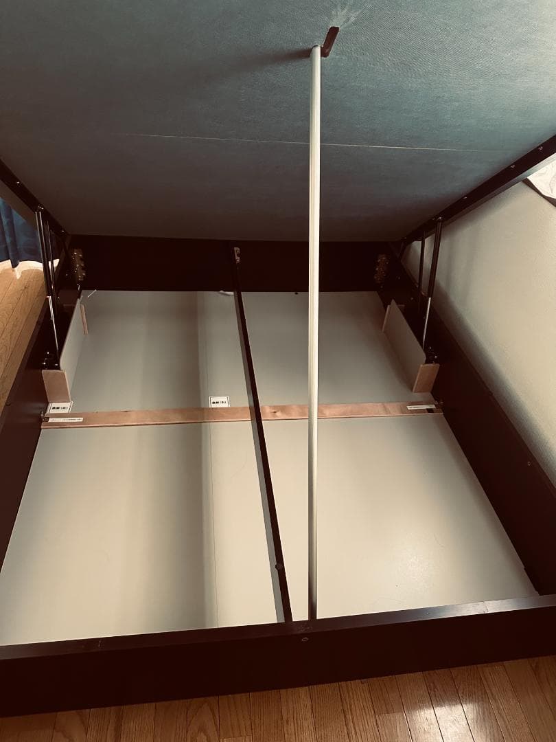 跳ね上げ式ベッド＋高級マットレス クイーンサイズ