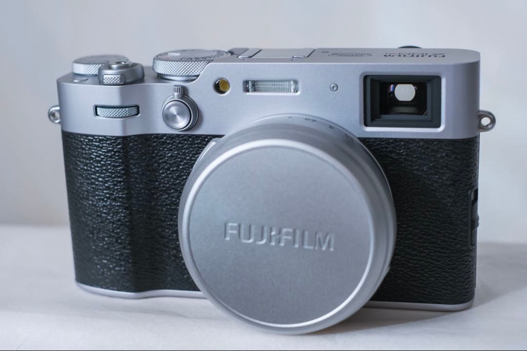 フジフィルム　X100ⅵ シルバー　シャッター数500回