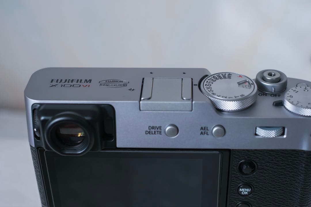 フジフィルム　X100ⅵ シルバー　シャッター数500回