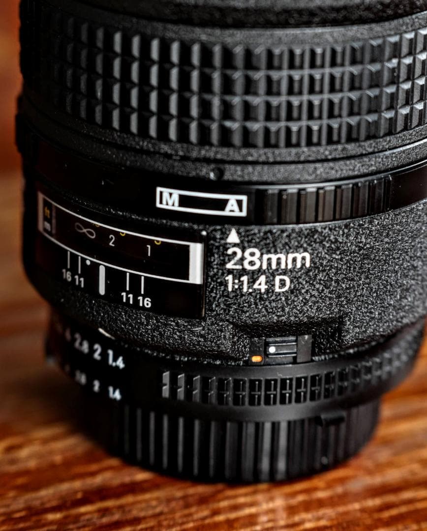 Nikon Ai AF NIKKOR 28mm F1.4 D オマケ付き