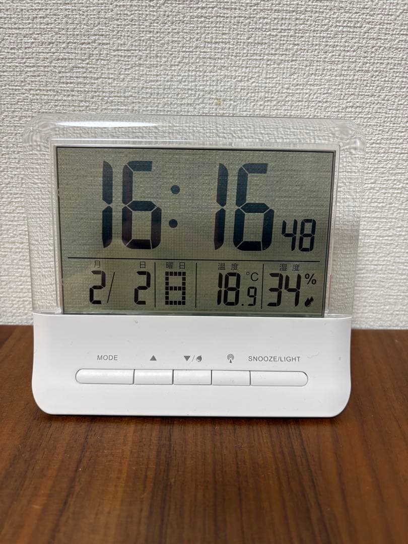 置き時計　デジタル