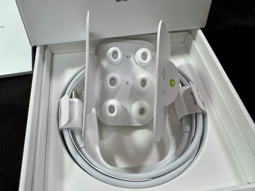 【極美品新品同様】AirPods Pro2 第二世代　Apple　エアポッズプロ