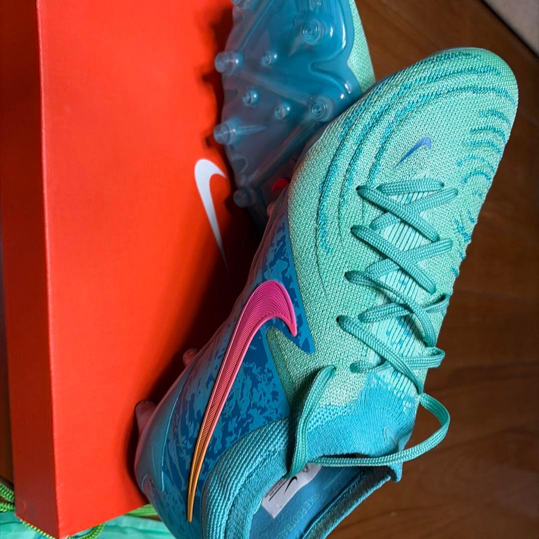 w*g様 NIKEファントム