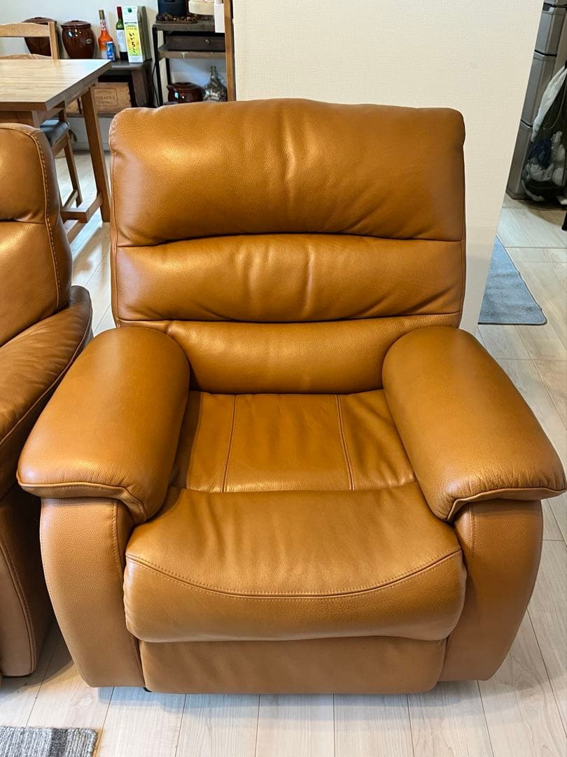 ニトリ　１人用　電動リクライニングソファ(ビリーバー3) 本革 厚革