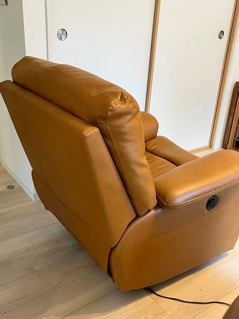 ニトリ　１人用　電動リクライニングソファ(ビリーバー3) 本革 厚革