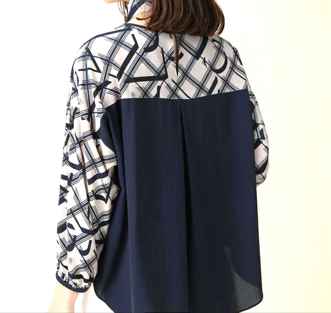 新品訳あり　モラビトブラン　カタログ掲載ロゴプリントブラウス¥63,800