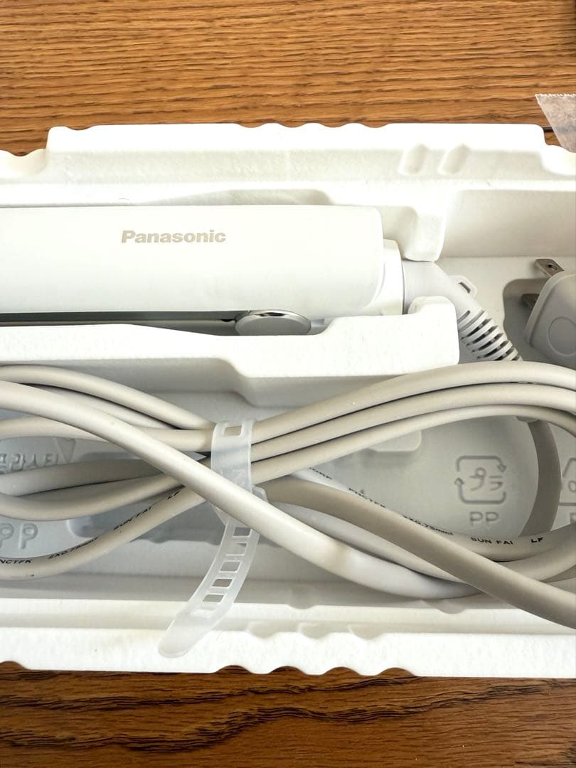 【ショウさま専用】新品未使用　Panasonic ストレートアイロン ナノケア
