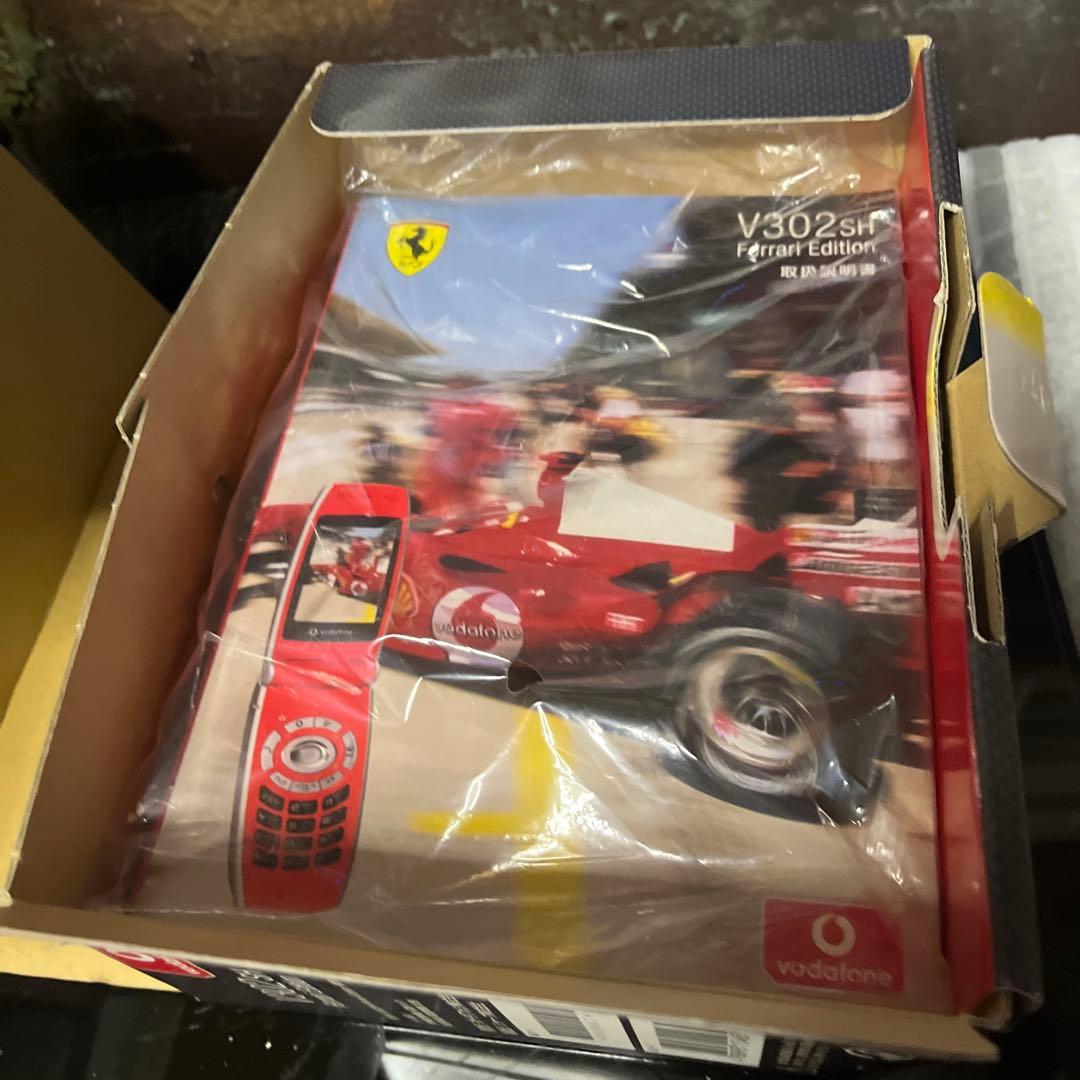 V302SH Ferrari Edition Vodafone 本体