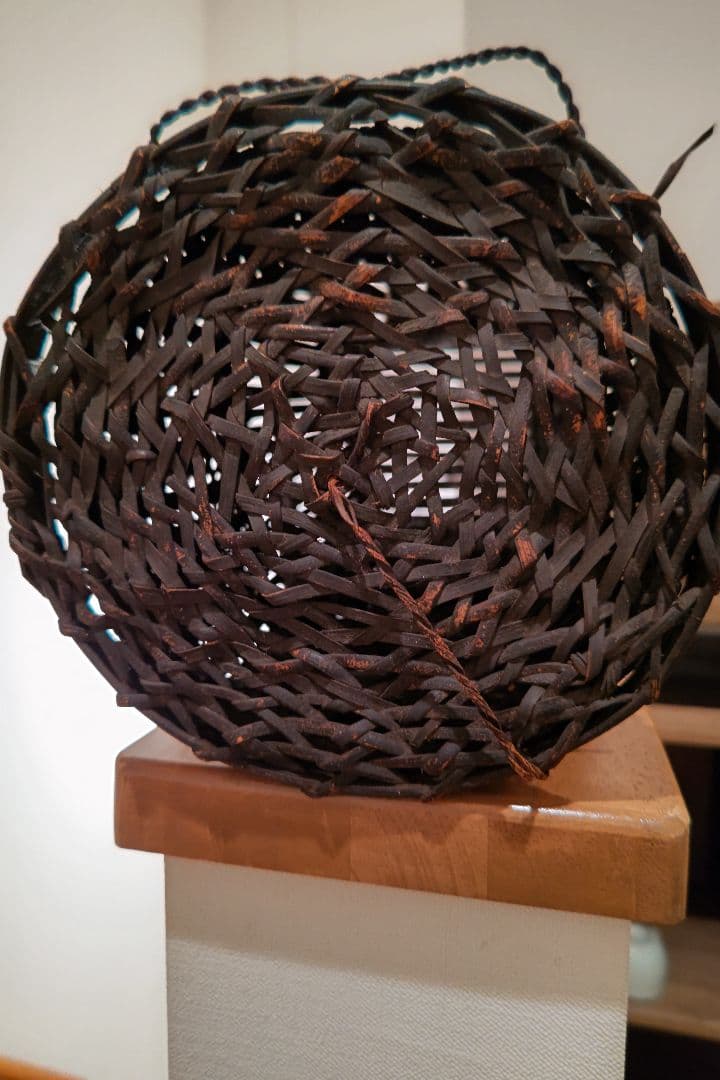 イフガオ族、イナゴ入れ籠、アンティーク