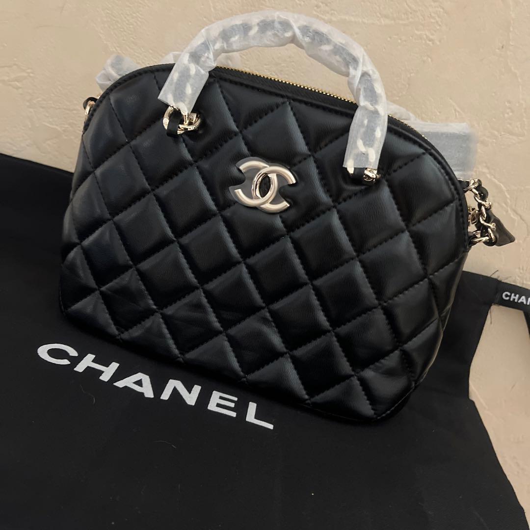 CHANEL ブラック キルティング ショルダーバッグ　ノベルティ