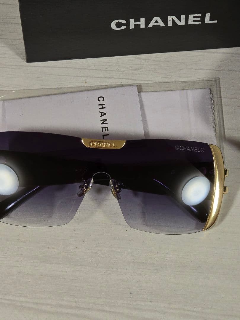シャネルのサングラス