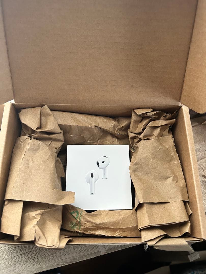 新品未開封　AirPods4 アクティブノイズキャンセル搭載