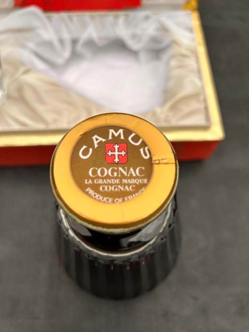 CAMUS カミュ　コニャック　 バカラ　古酒 クリスタル製 未開栓