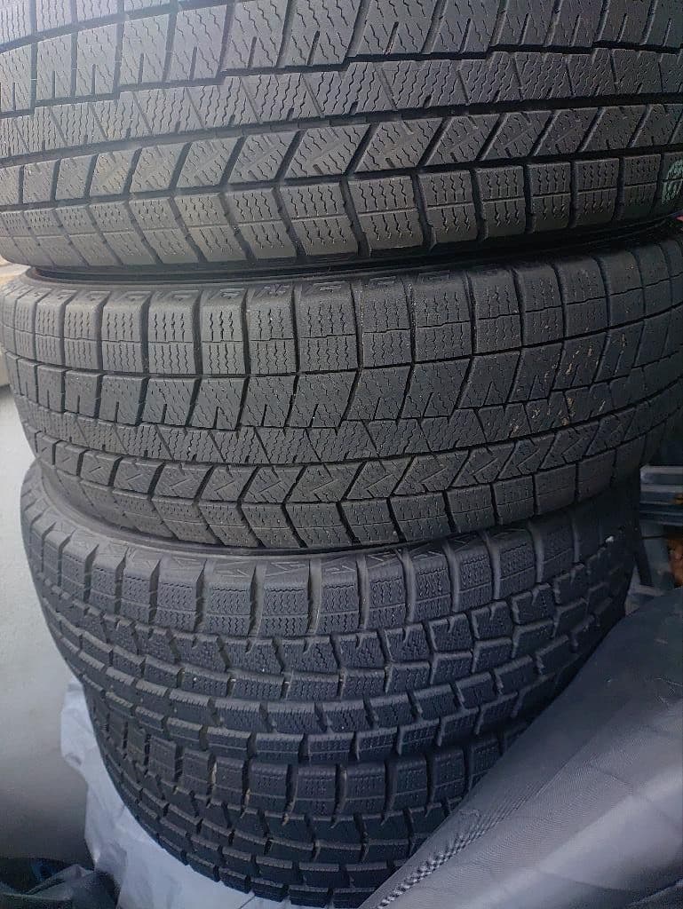 バリ山スタッドレスタイヤとアルミホイールセット　DUNLOP　埼玉