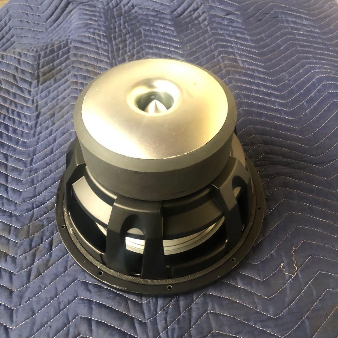 カーオーディオ JL audio 12W6v3-D4