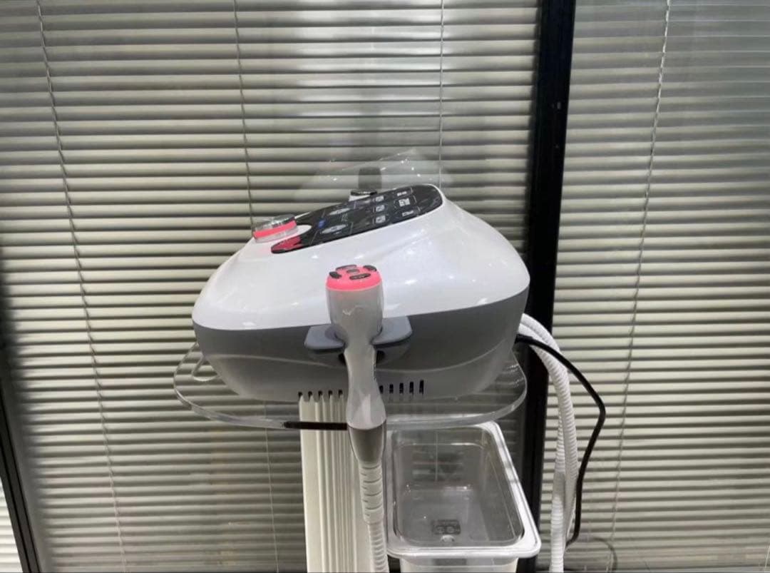 即日発送可能！エレクトロポレーション RF美顔器　美容機器　美容液導入