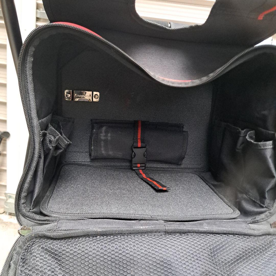 Snap-on 折りたたみ式工具収納椅子