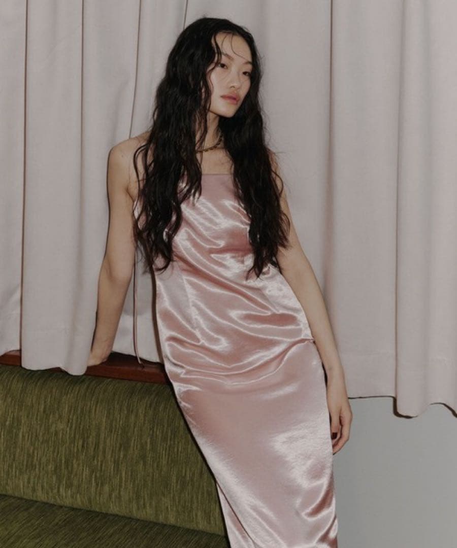 新品ANDRESD glossy satin back ribbon dress