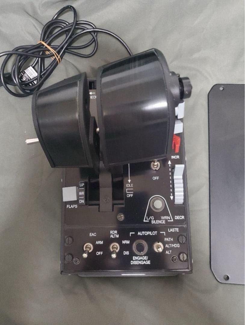 THRUSTMASTER WARTHOG HOTAS＋机取り付け金具