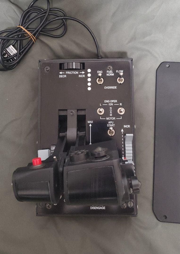 THRUSTMASTER WARTHOG HOTAS＋机取り付け金具