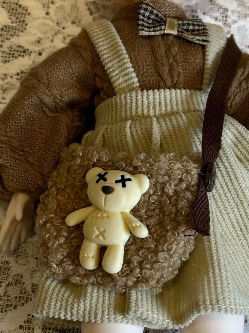 ドール 30cm本体＋衣装2着＋靴2足＋バッグ1点 ウィッグカスタムドール