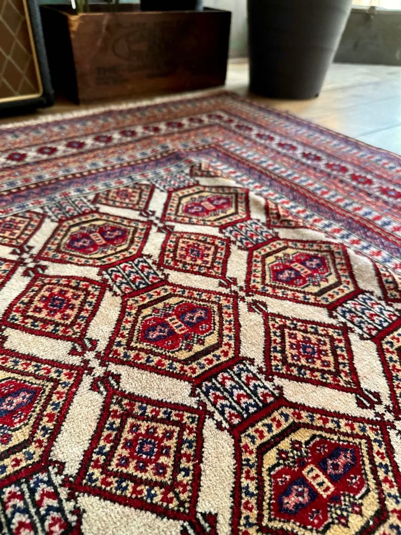 トライバルラグ　ヴィンテージラグ　ペルシャ絨毯　バルーチ族　プリミティブアート